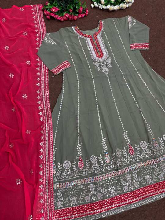 Party Wear Heavy Gown With Dupatta - View 16