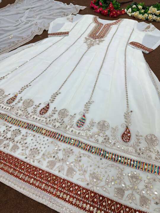 Party Wear Heavy Gown With Dupatta - View 15