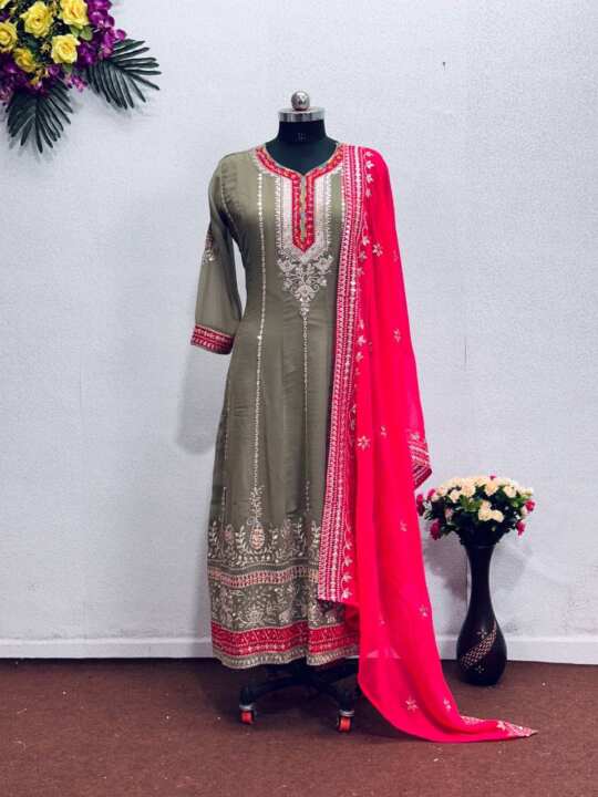Party Wear Heavy Gown With Dupatta - View 9