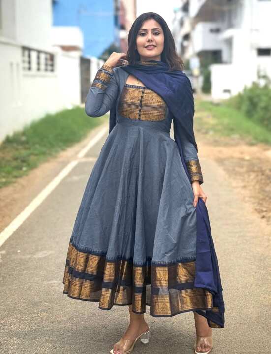 New Super Trendy Traditional Outfit - View 5